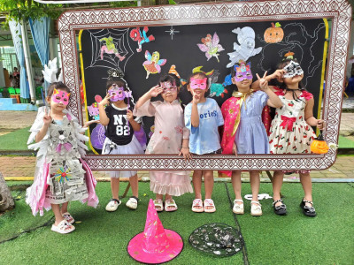 BÉ VUI LÀM MẶT NẠ LỄ HỘI HÓA TRANG