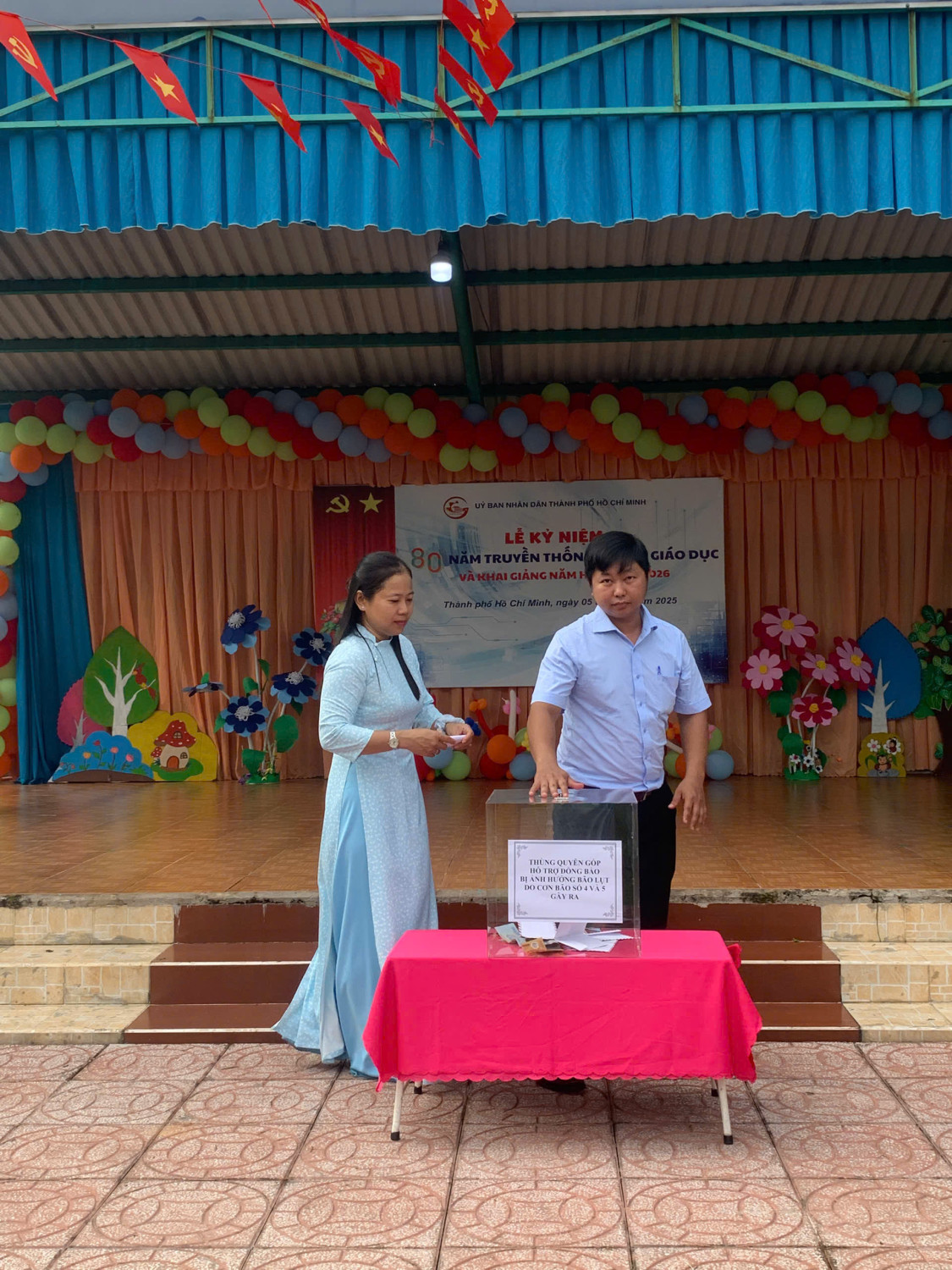 HƯỚNG VỀ ĐỒNG BÀO CHỊU ẢNH HƯỞNG CỦA BÃO SỐ 4 VÀ 5