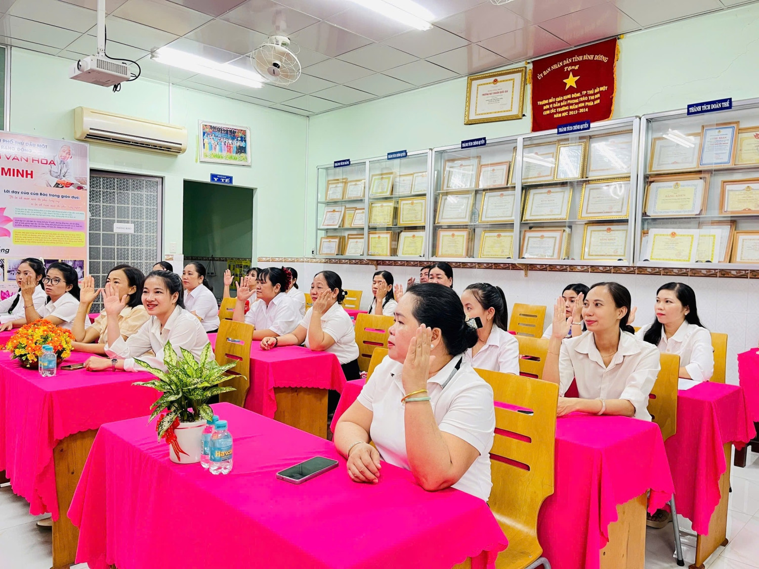 HỘI NGHỊ VIÊN CHỨC- NGƯỜI LAO ĐỘNG NĂM HỌC 2025-2026