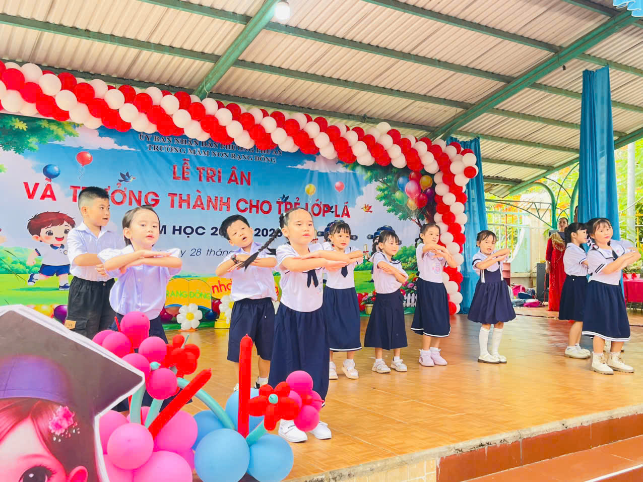 LỄ TRI ÂN VÀ TRƯỞNG THÀNH CỦA CÁC BÉ LỚP LÁ NĂM HỌC 2025-2026
